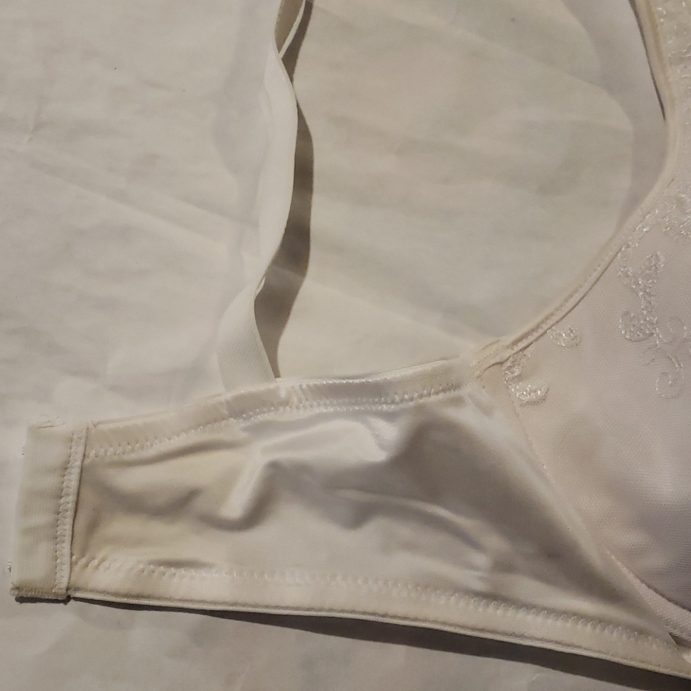 Bra - Picture 3 of 8